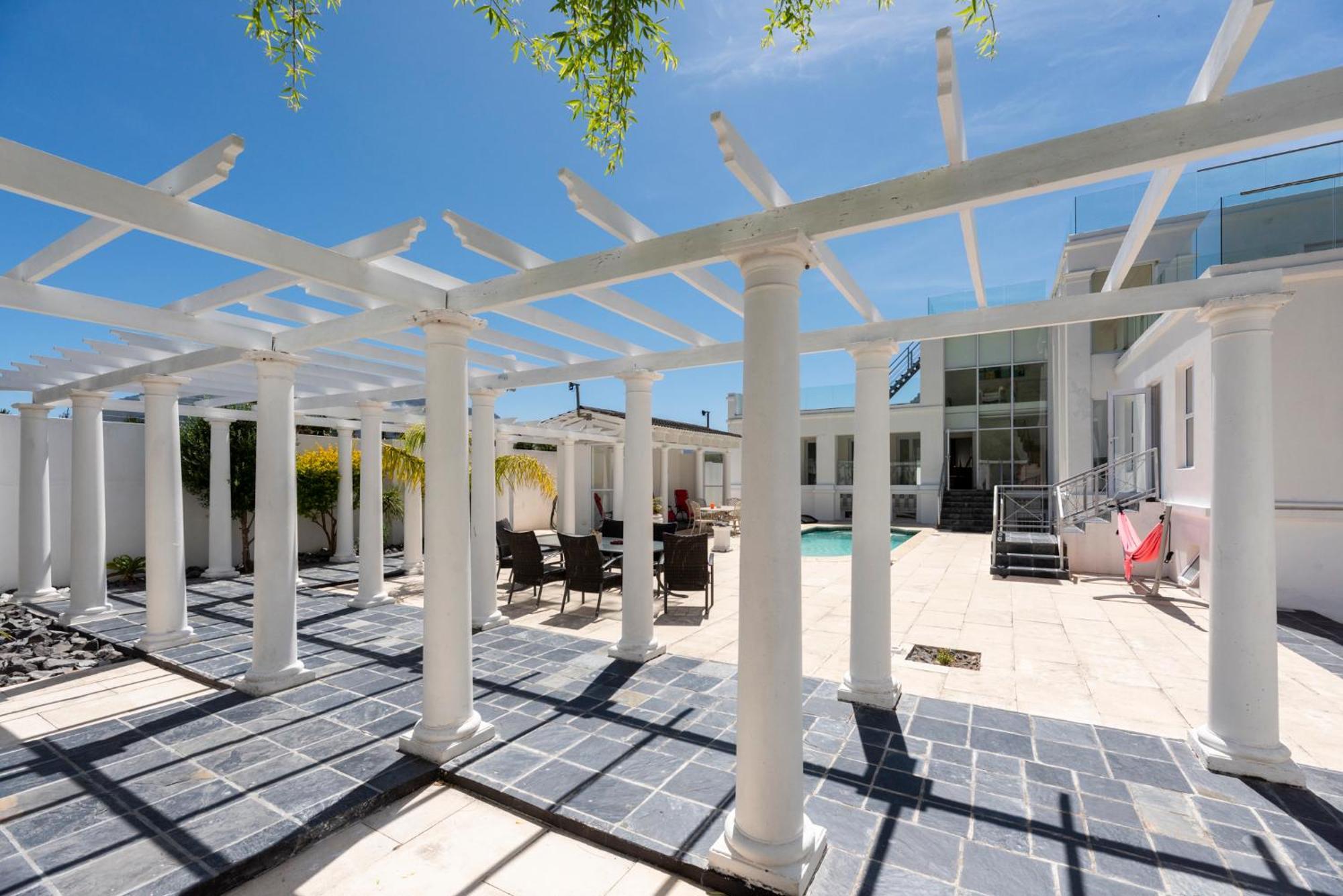 Bed And Breakfast Villa Livadia Cape Town Exterior photo
