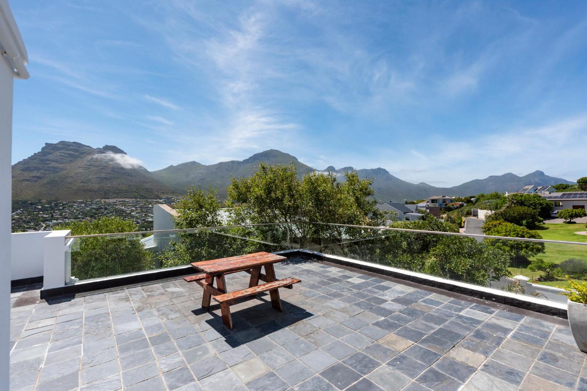 Bed And Breakfast Villa Livadia Cape Town Exterior photo